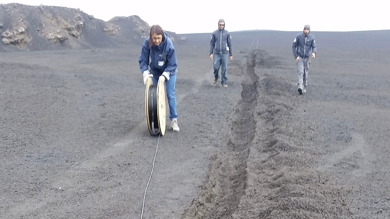 Despliegue de fibra óptica en el Monte Etna