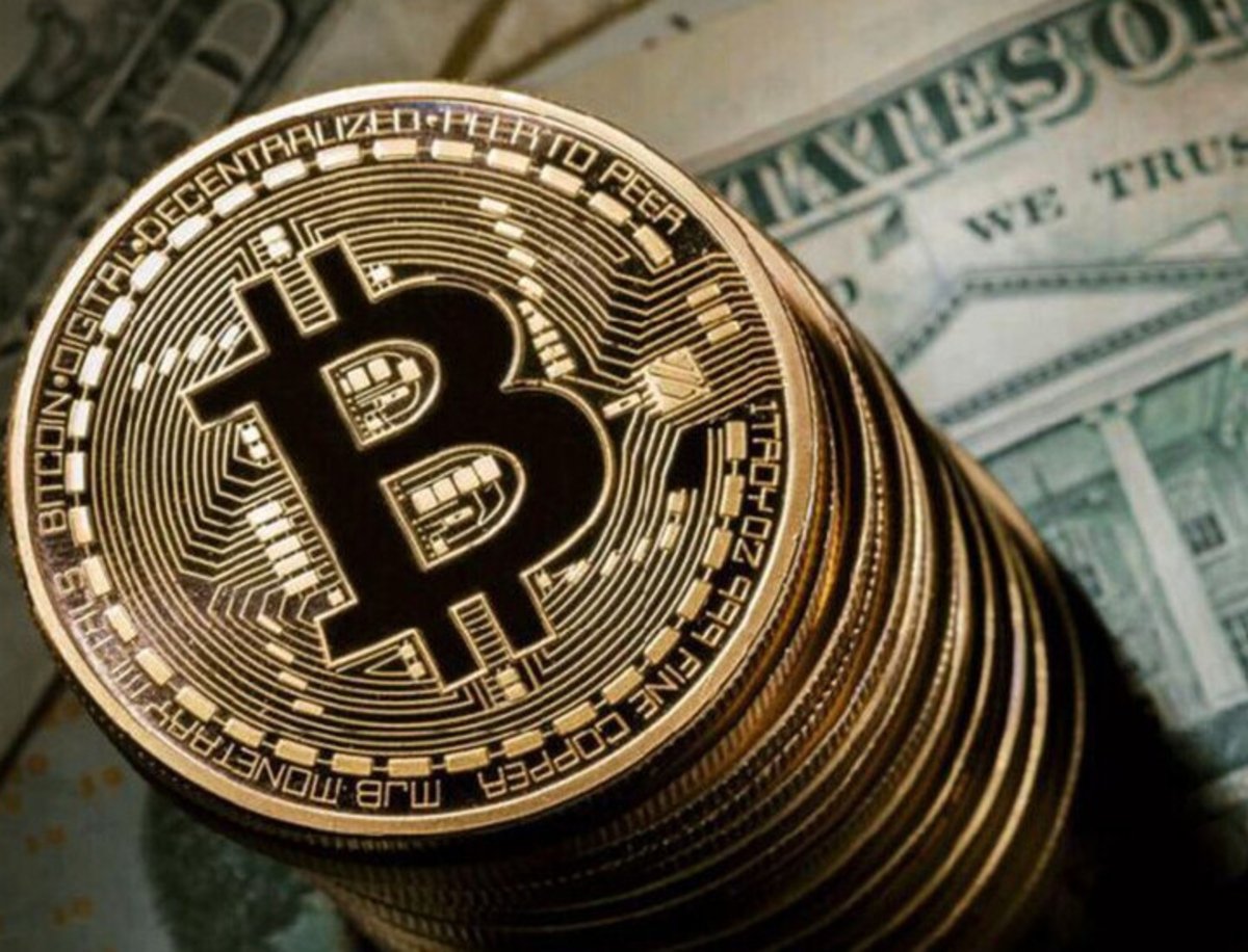 El Bitcoin se desploma, y tras su caída de valor muchos hablan del "crack de las criptomonedas"
