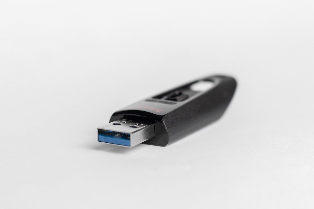 How to recover missing files from USB
