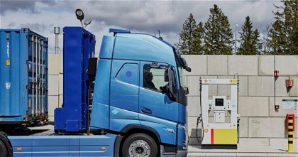 Volvo presenta su nuevo camión que funciona con hidrógeno: 1000km sin repostar y se recarga en 15 minutos