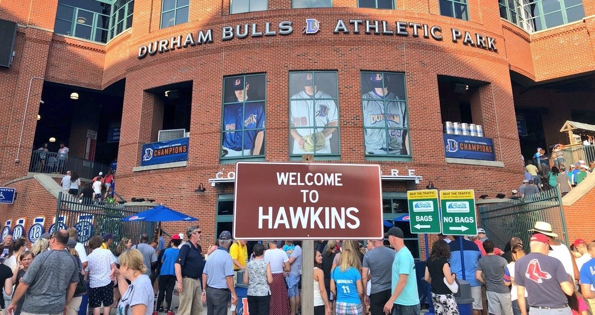 El equipo de béisbol de la ciudad de Durham ha honrado la serie en el pasado.