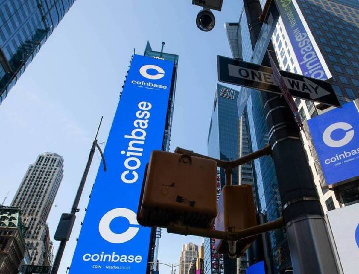 El mayor fondo de inversión del mundo apuesta por las criptos: su alianza con Coinbase trae buenas noticias