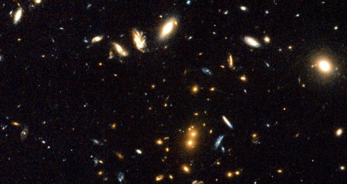 Cúmulos de galaxias avistados a través del telescopio espacial Hubble