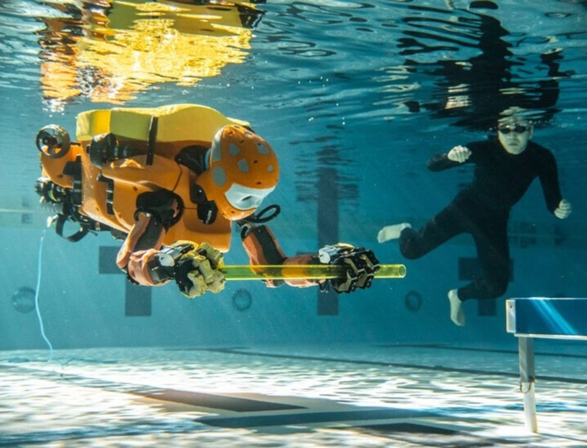 They create a humanoid diving robot to explore the bottom of the ocean ...