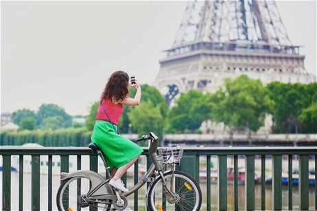Una bicicleta eléctrica y 4000 euros: en Francia este es el precio que el gobierno te ofrece por tu coche