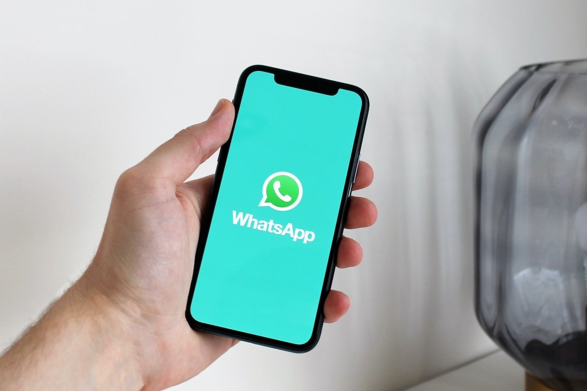 Cómo saber si han leído un mensaje de WhatsApp aunque el check azul esté desactivado