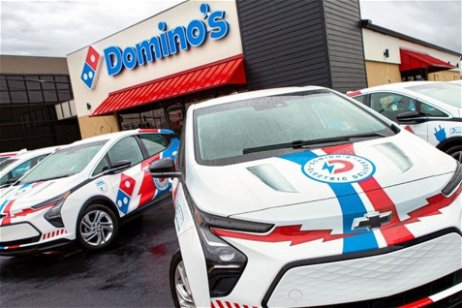 Domino's quiere electrificarse a lo grande: así es su nueva flota de más de 800 coches eléctricos de reparto