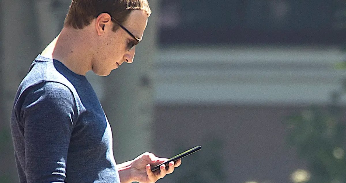 Mark Zuckerberg está comenzando a ver que monetizar WhatsApp tiene más sentido actualmente