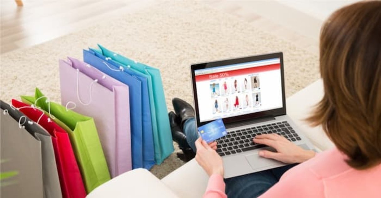 Con estas webs para comprar ropa online podrás renovar tu guardarropa sin tener que salir de casa