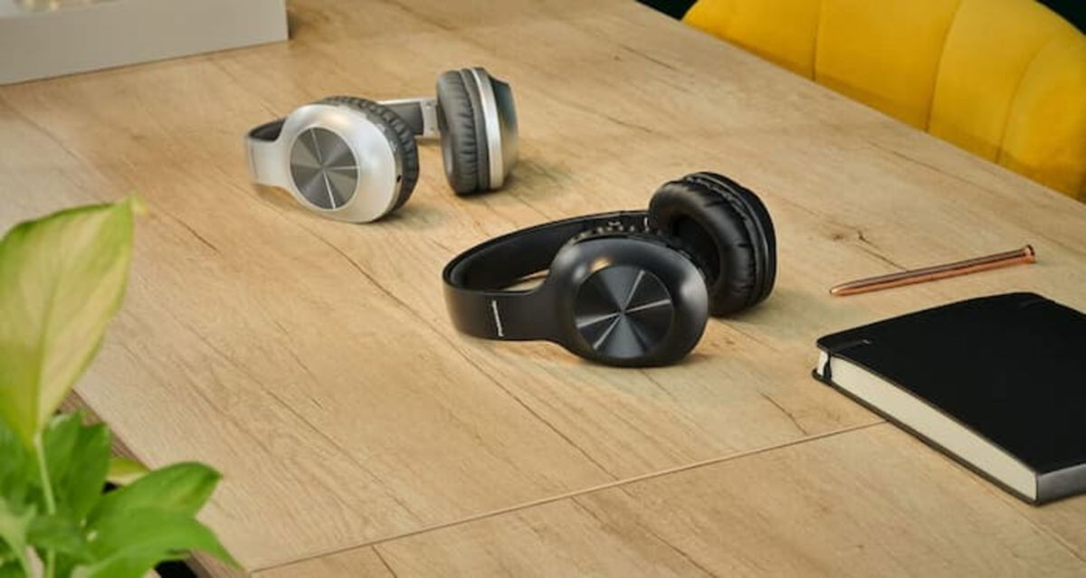 Qué hacer si tus cascos no funcionan o no se oyen