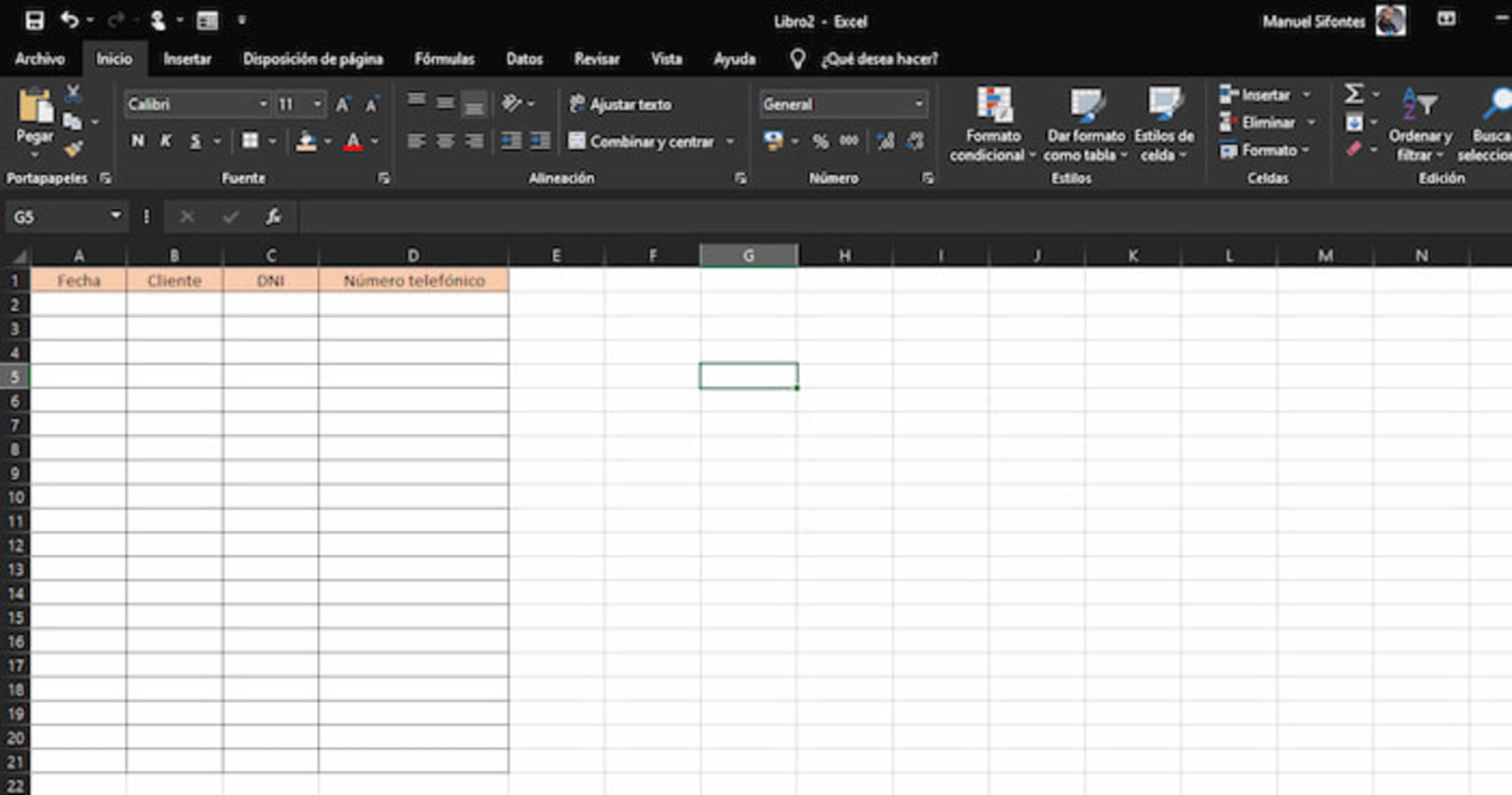 Debes crear la tabla de datos de los clientes para poder continuar con el registro de su información