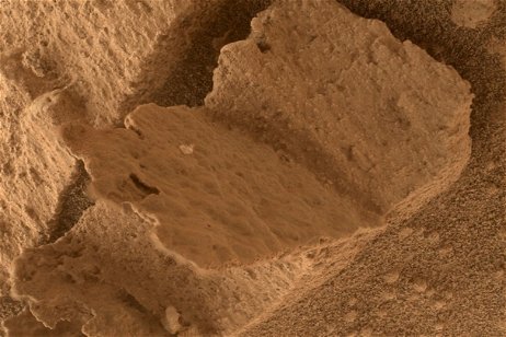 ¿Un libro en Marte? El Curiosity de la NASA se ha encontrado una sorpresa en la superficie del planeta rojo