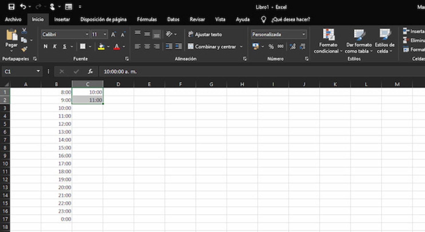 También puedes hacer una especie de horario en Excel en cuestión de segundos, utilizando el autorrelleno