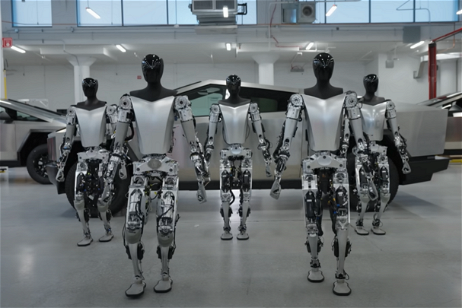 El Tesla Bot se actualiza: esto es todo lo nuevo que puede hacer el robot humanoide que todo el mundo espera