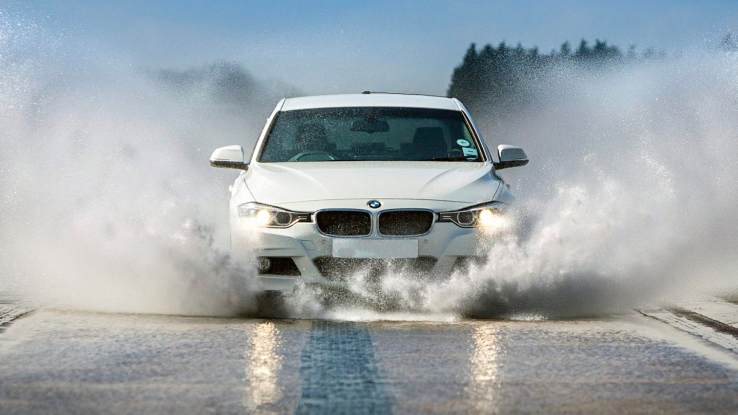 Cómo evitar el aquaplaning y qué hacer en caso de que suceda