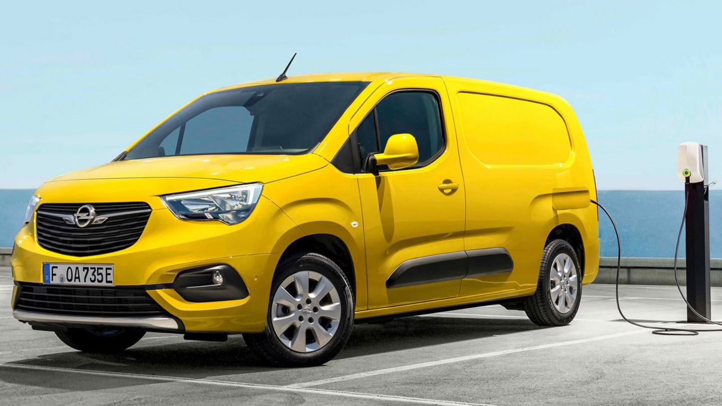 El Opel Combo-e Cargo ejemplifica la dilatada excperiencia de Open en el segmento de los vehículos comerciales.
