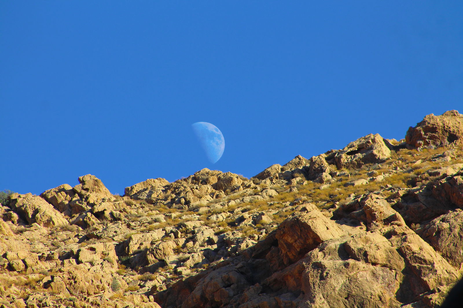 Por qué a veces se ve la luna de día y otras veces no se ve 3