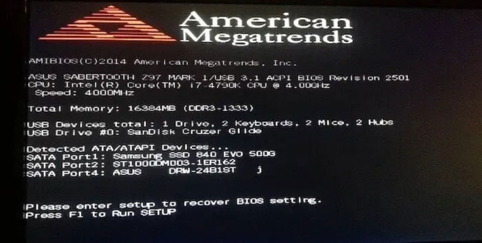Si tienes una AMIBIOS o BIOS de American Megatrends, este el significa de los pitidos de su placa base
