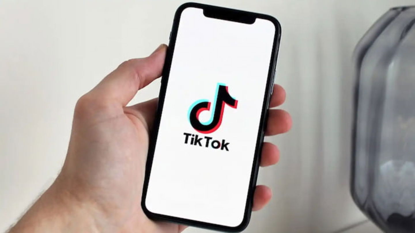 Es importante que identifiques cuáles son las mejores horas para publicar tu contenido en TikTok