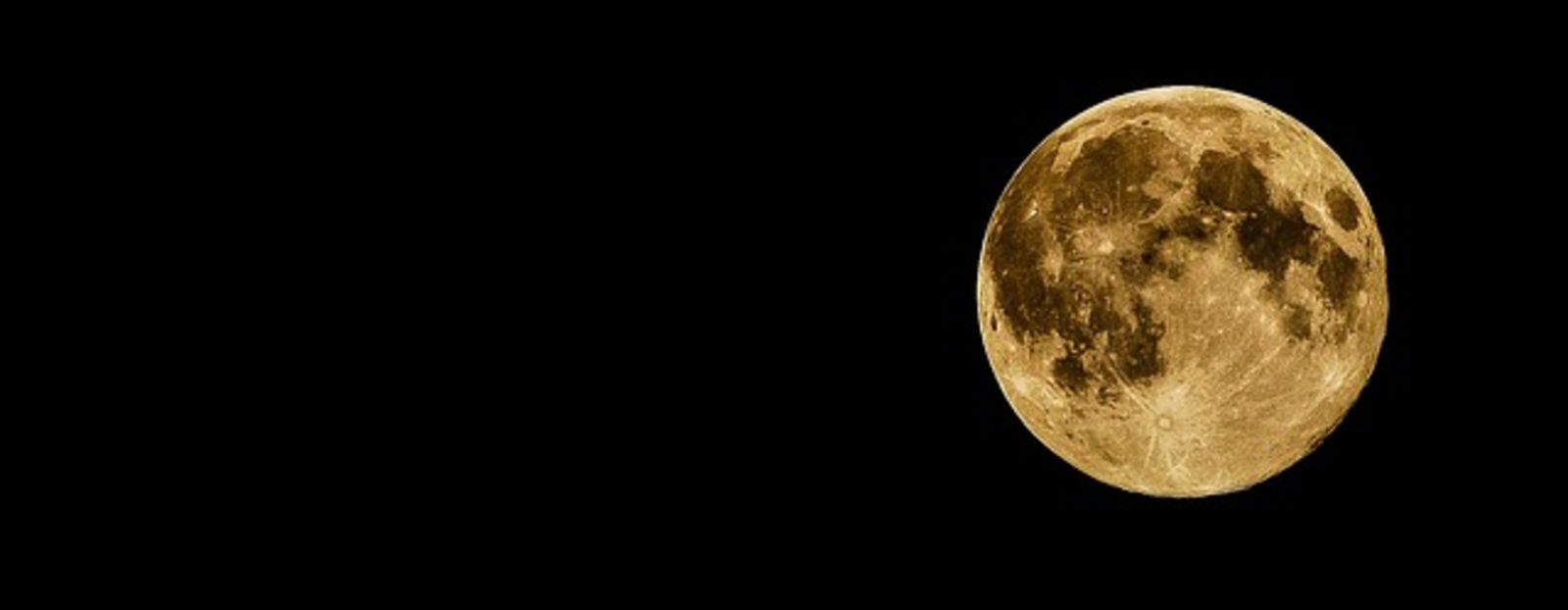 Porqué la luna tiene agujeros en su superficie 1