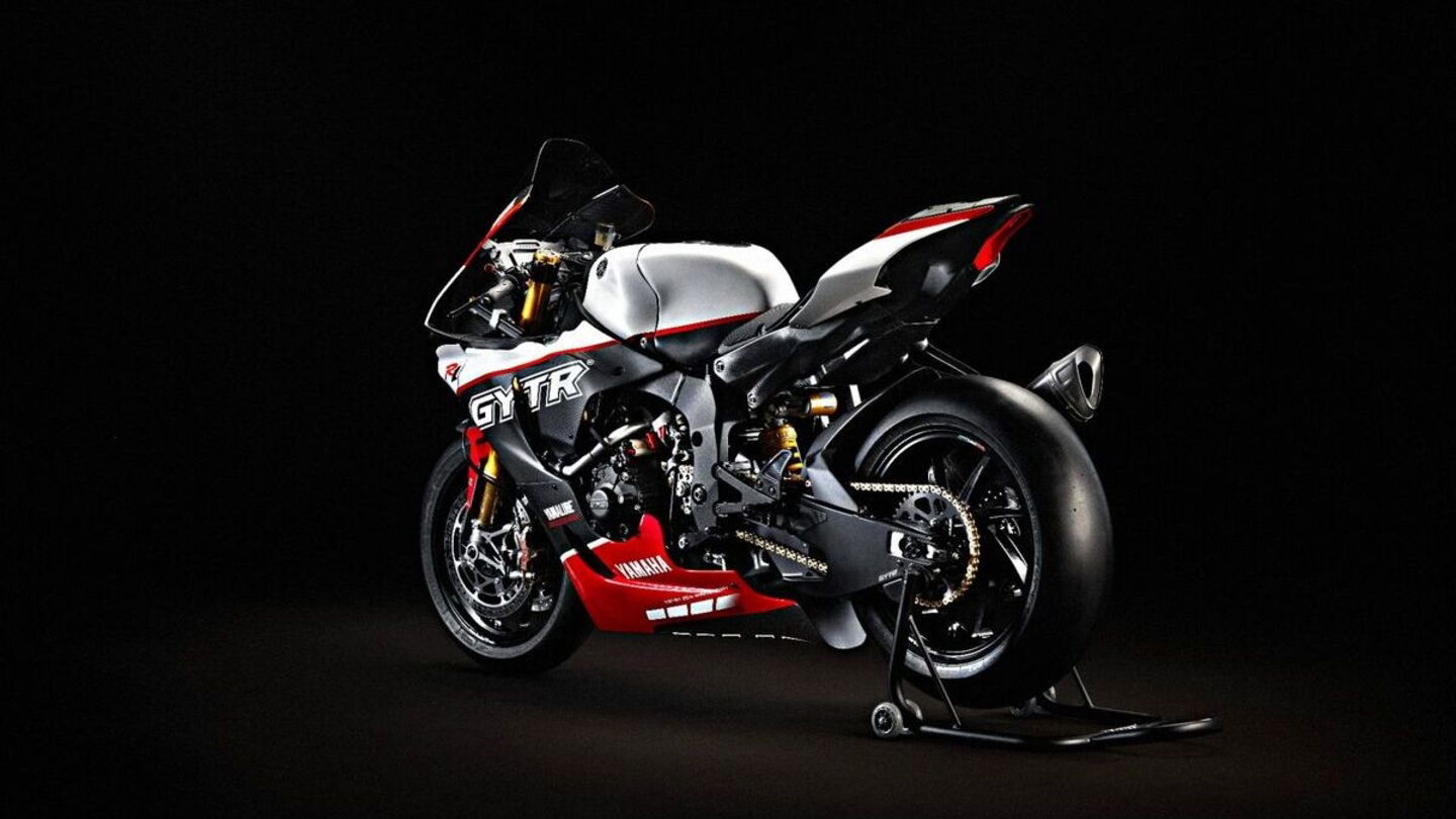 Visión trasera de la R1 GYTR Pro 25th Anniversary