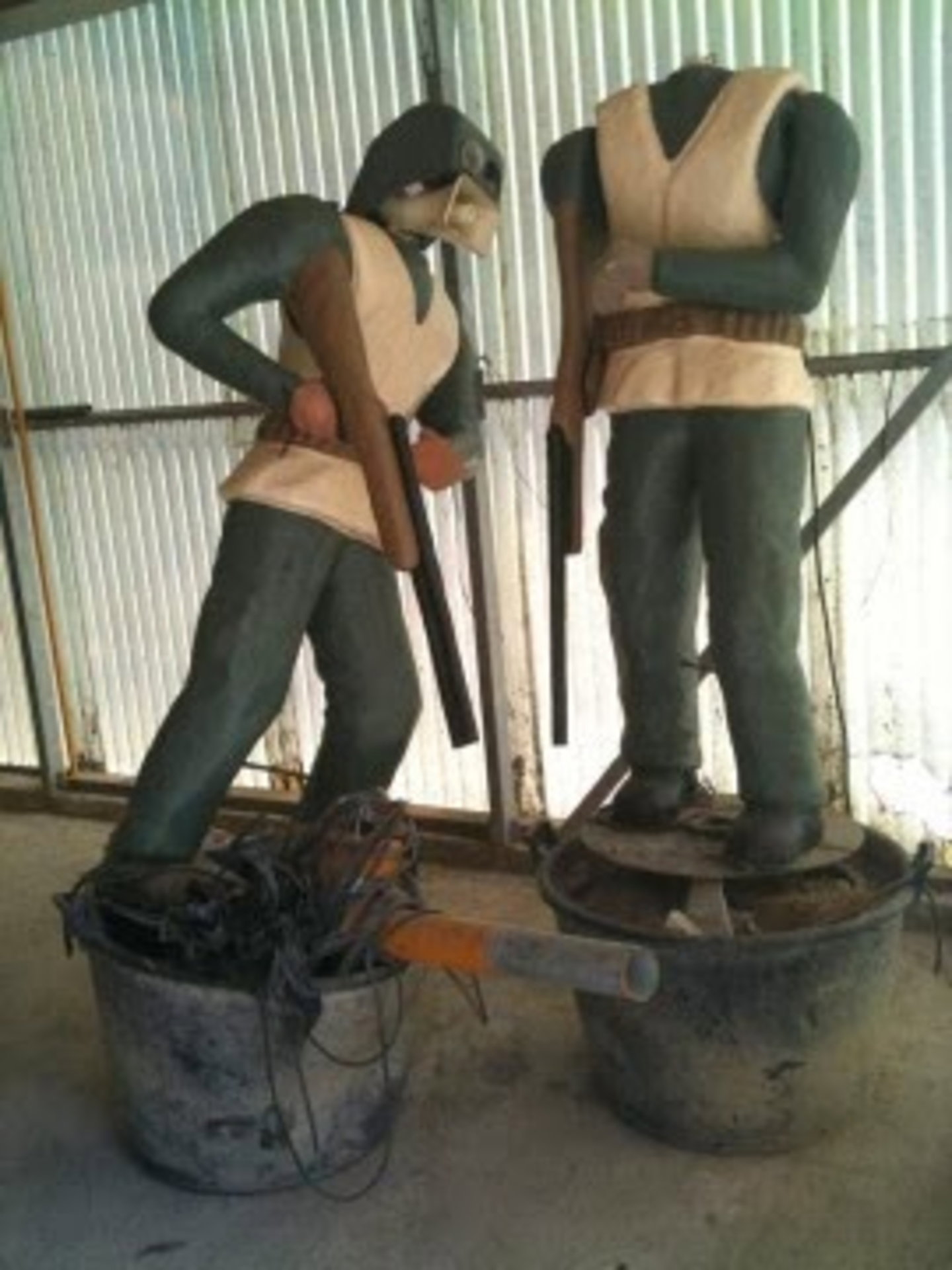 La historia de tordocop, el robot espantapájaros que instaló Huesca en 1995 para espantar a miles de pájaros