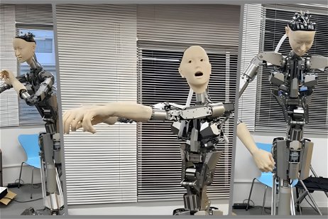 Se ríe y posa de forma divertida, este robot humanoide impulsado por IA no deja indiferente a nadie
