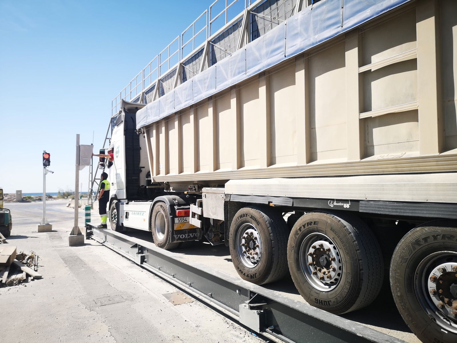 Qué es la tara de un vehículo de transporte de mercancías: todo lo que necesitas saber