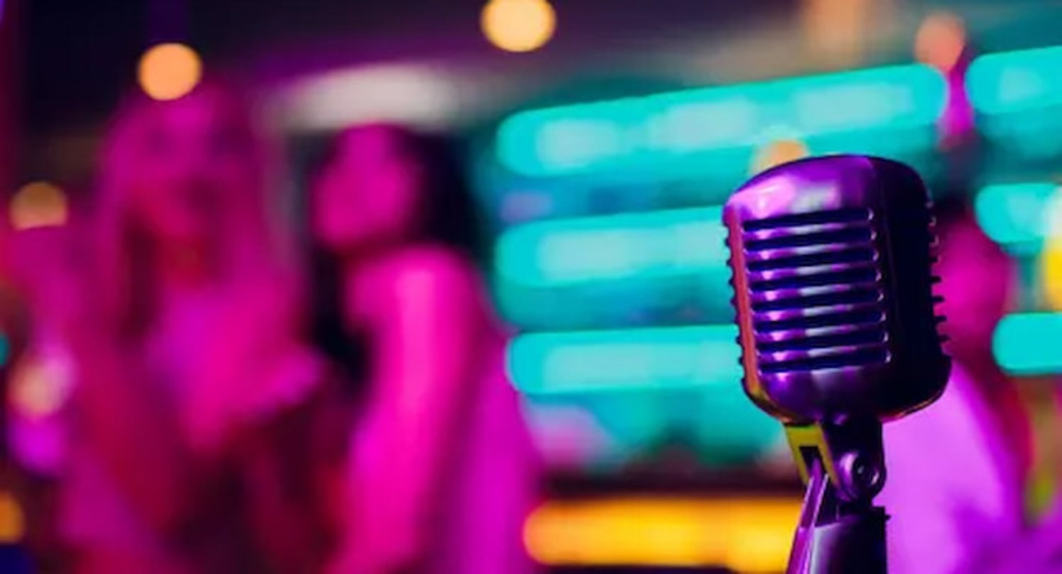 Usar un karaoke en la Smart TV: Apps, micrófonos y consejos