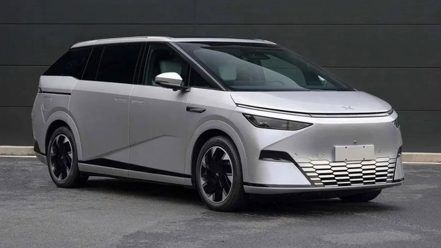 El Xpeng X9 dará una nota de color a la gama de la firma china. Pocos fabricantes ofrecen un monovolumen eléctrico.