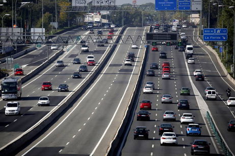 Cuándo puedes circular por el carril Bus VAO: qué vehículos están autorizados y qué excepciones existen