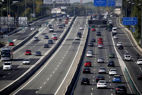 Cuándo puedes circular por el carril Bus VAO: qué vehículos están autorizados y qué excepciones existen Cuándo puedes circular por el carril Bus VAO: qué vehículos están autorizados y qué excepciones existen