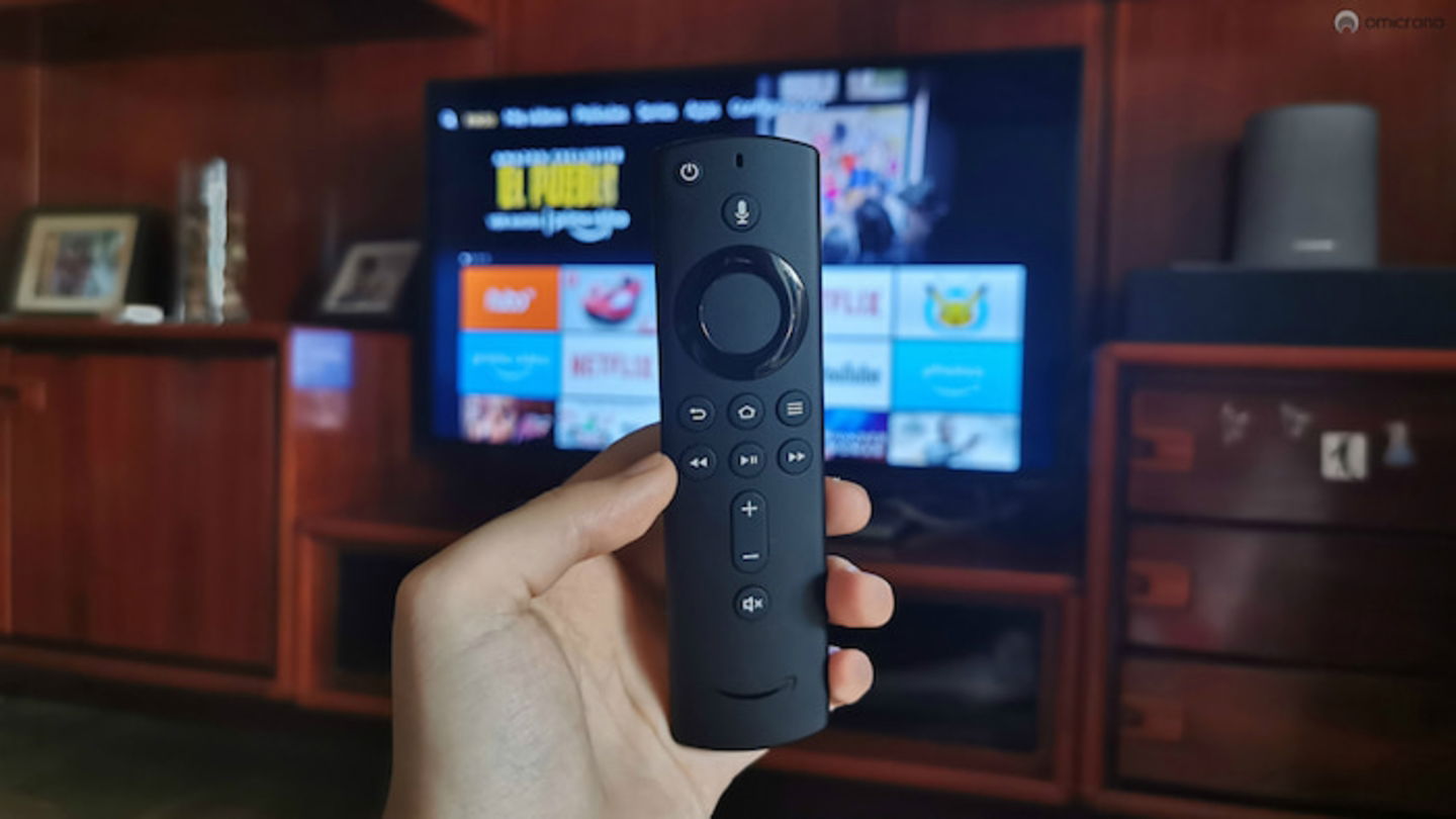 Si tu TV no cuenta con la app de Amazon Alexa, entonces puedes recurrir al dispositivo Fire TV Stick