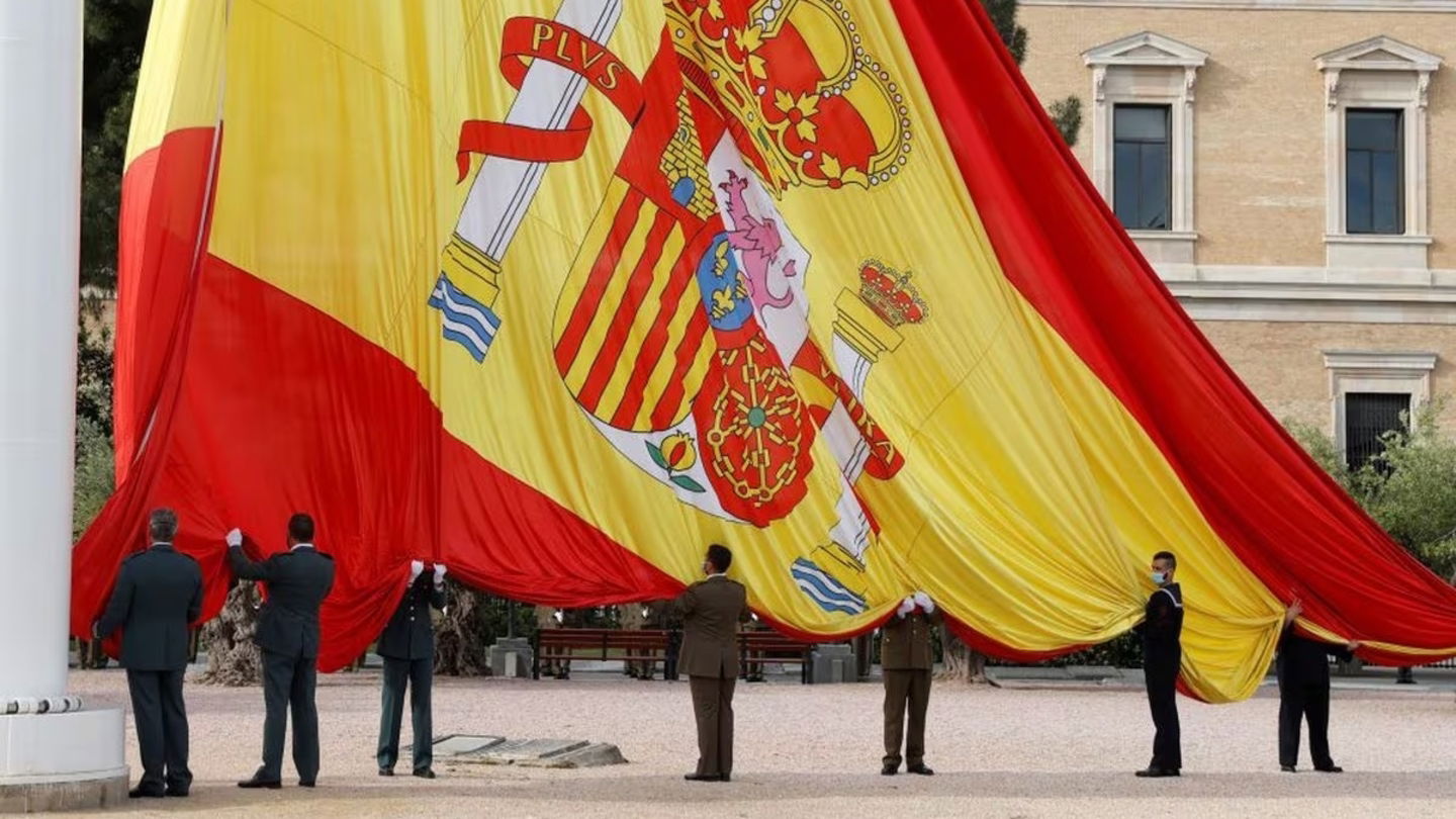Izado de la bandera española