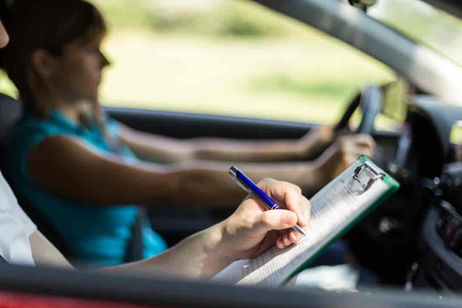 El mejor mes del año para sacarte el carnet de conducir: ¿cuál es?