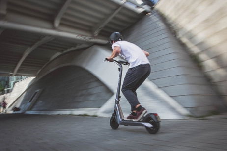 Los cinco riesgos de deslimitar tu patinete eléctrico: por qué no deberías hacerlo