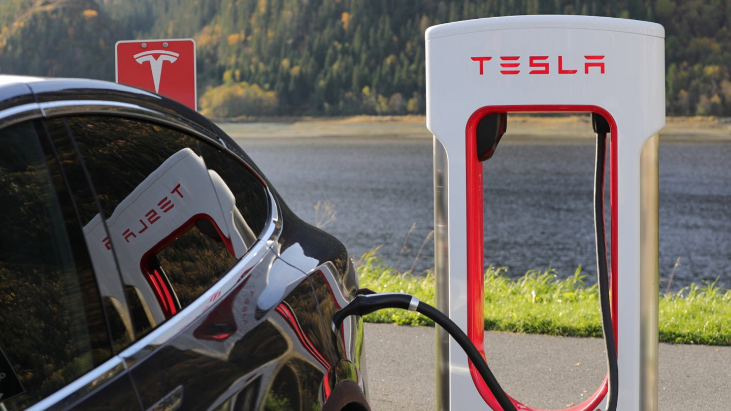 El mercado del vehículo eléctrico cada vez tiene más actores y Tesla debe afrontar una mayor competencia