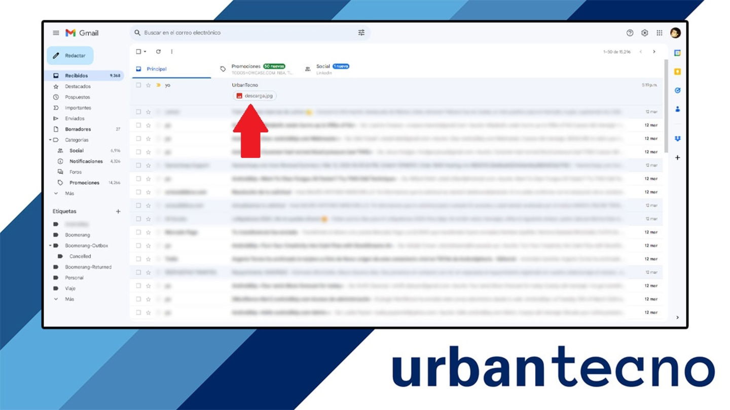 Abrir Gmail y entrar en el correo en donde está la imagen que deseas descargar