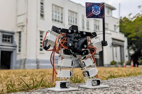 Un grupo de estudiantes de robótica crean el robot humanoide más pequeño del mundo: ha sido impreso en 3D