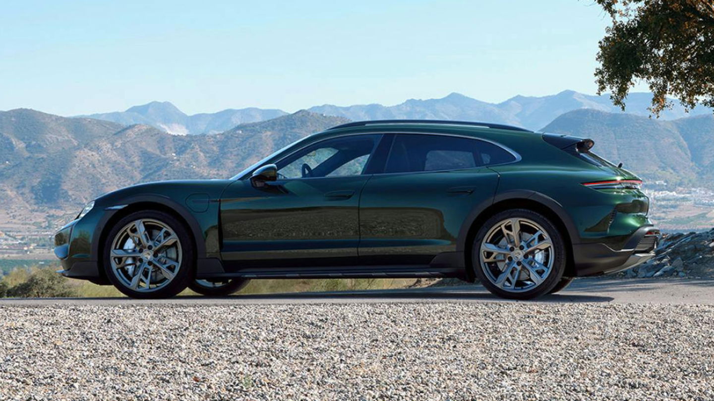 El Porsche Taycan Cross Turismo es la versión de corte familiar del deportivo eléctrico de la marca alemana