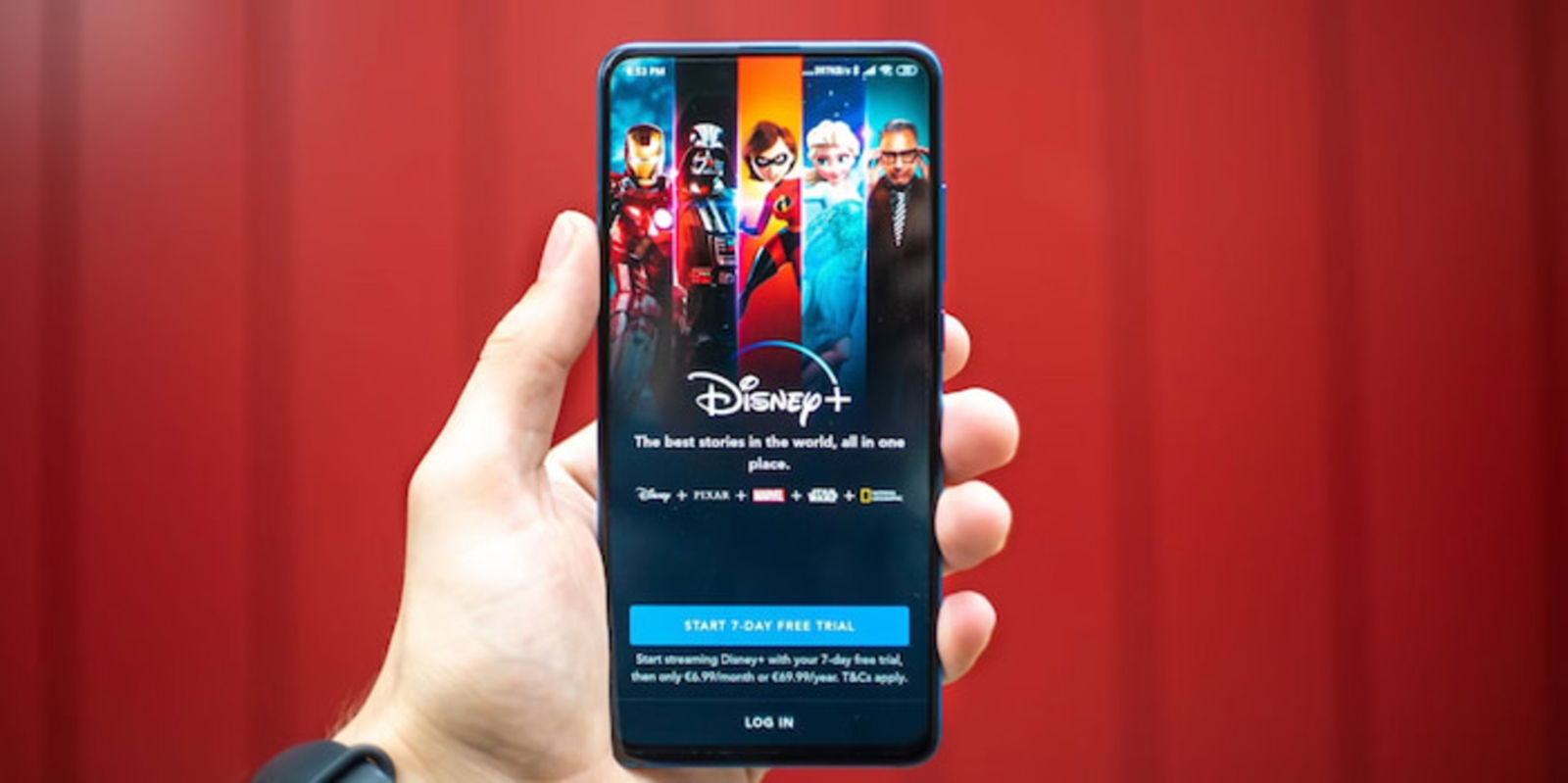 Disney+ permite descargar el contenido y guardarlo en la memoria externa para no ocupar el almacenamiento móvil