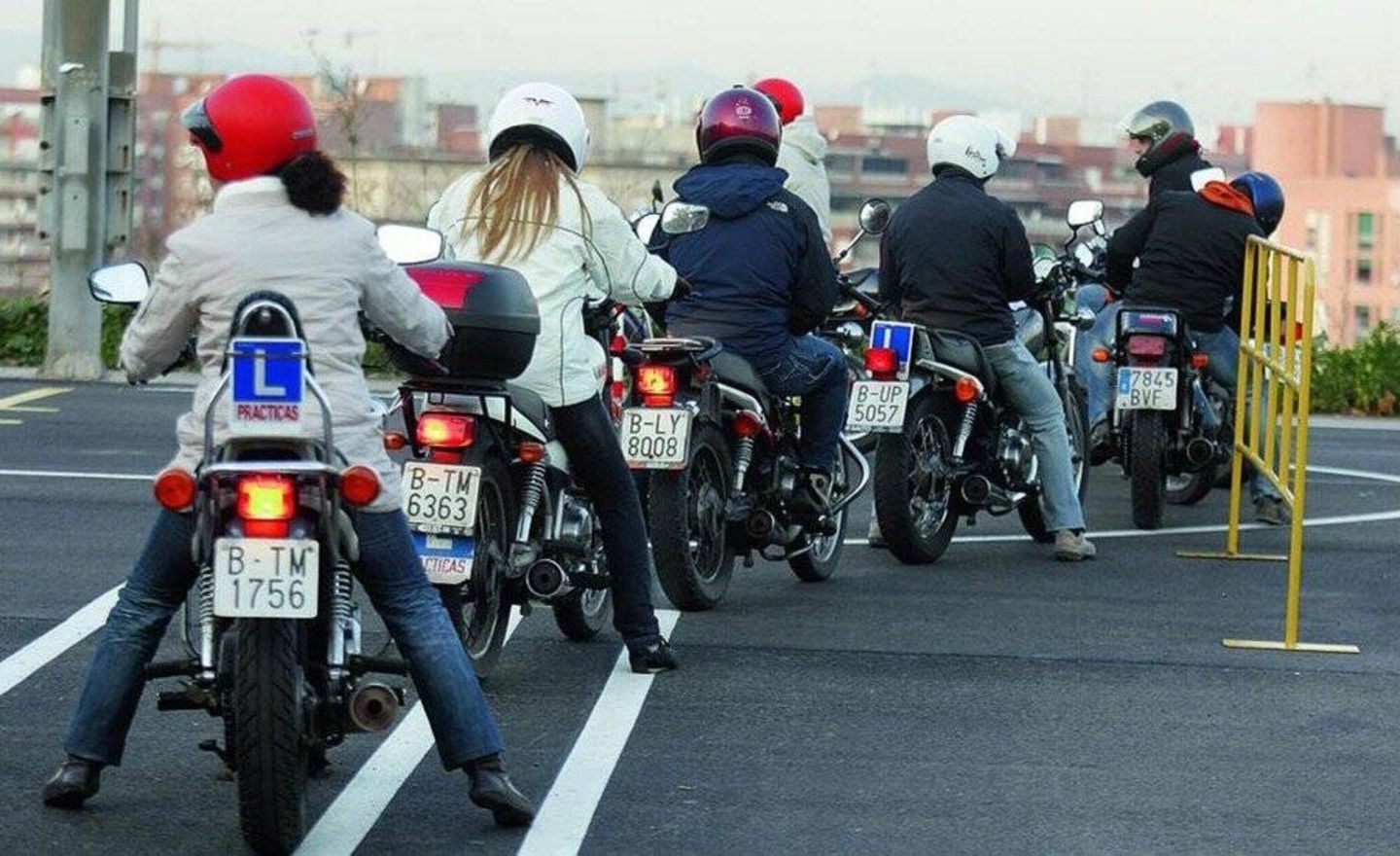 Qué carnet de conducir se necesita para poder llevar una moto de 125 centímetros cúbicos