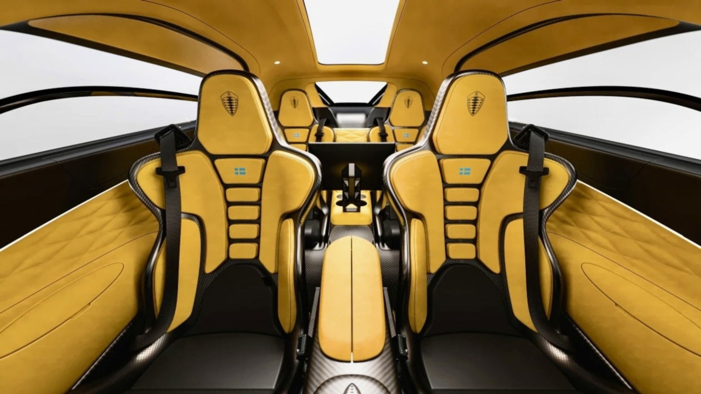 Koenigsegg Gemera habitáculo