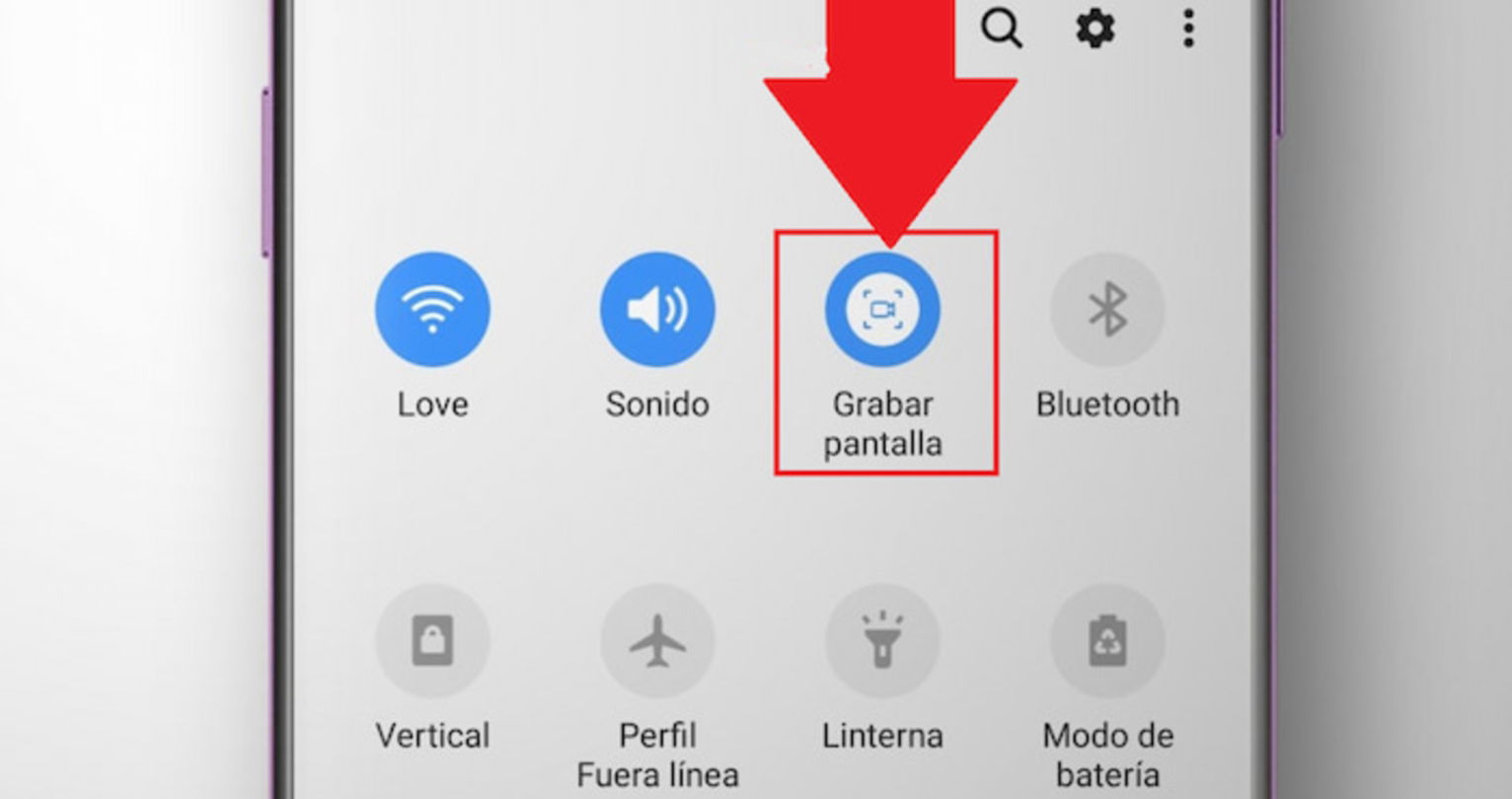 Los móviles con Android suelen incluir una función de grabar la pantalla de forma nativa, aunque su activación puede variar dependiendo de la capa de personalización