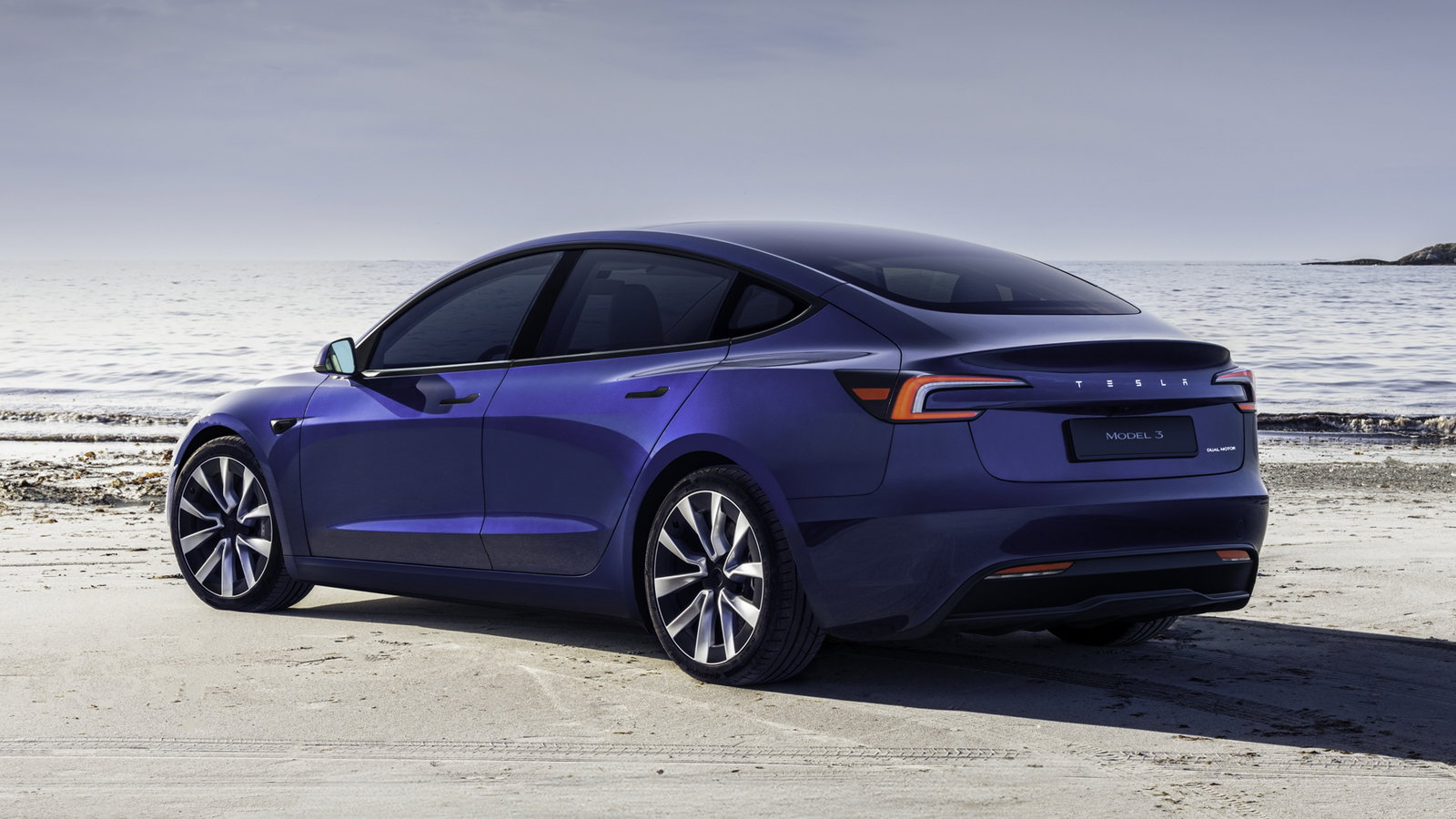 El Tesla Model 3 es otro de los modelos presentes en el mercado con carga ultrarrápida