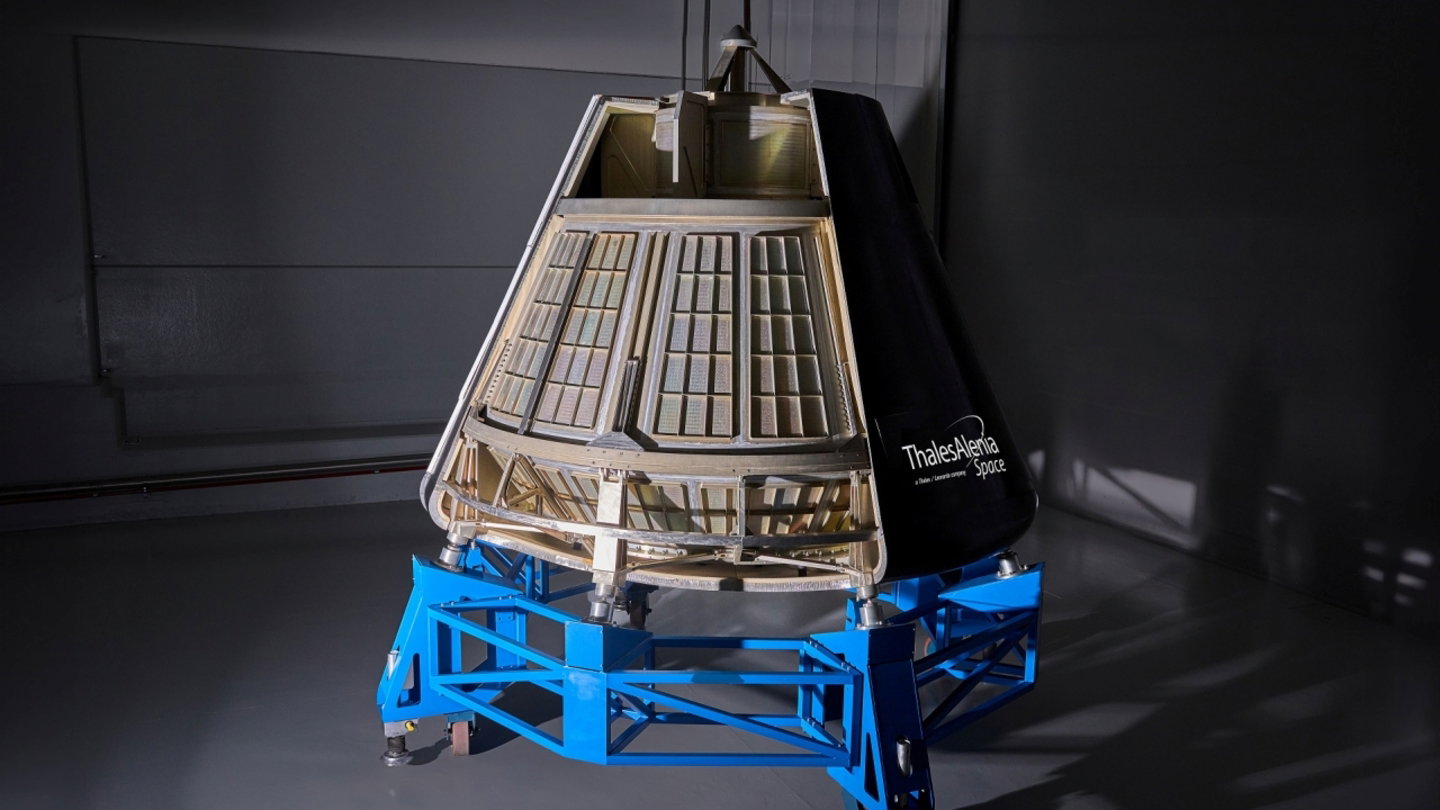 Interior de la nave propuesta por Thales Alenia Space para enviar y recibir cargamento espacial