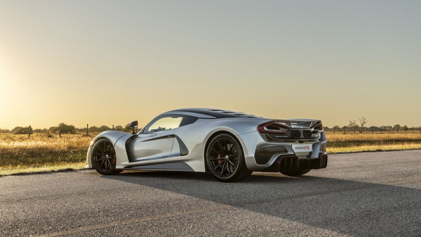 Venom F5 trasera