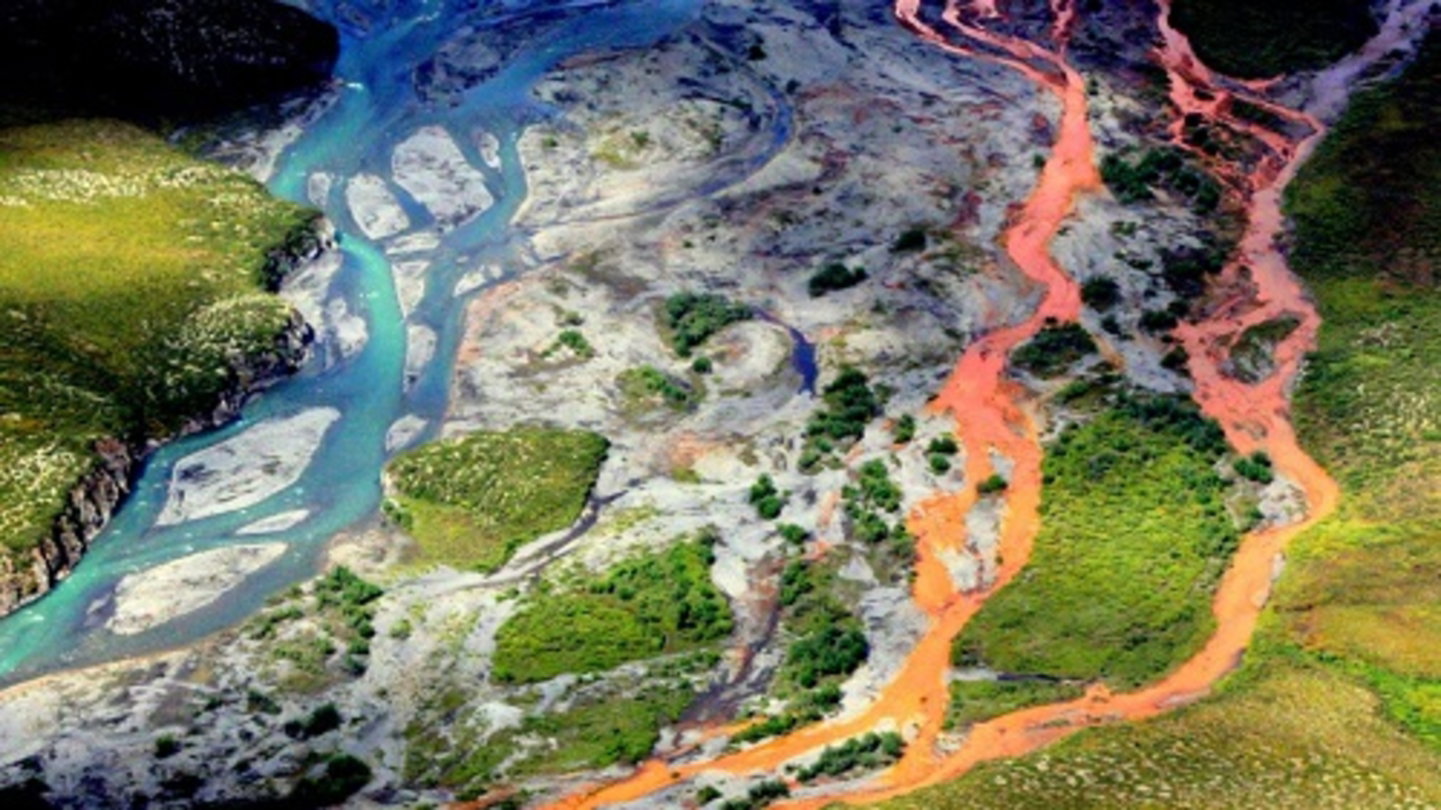 Los ríos de este territorio salvaje se han vuelto de color naranja y es una terrible noticia
