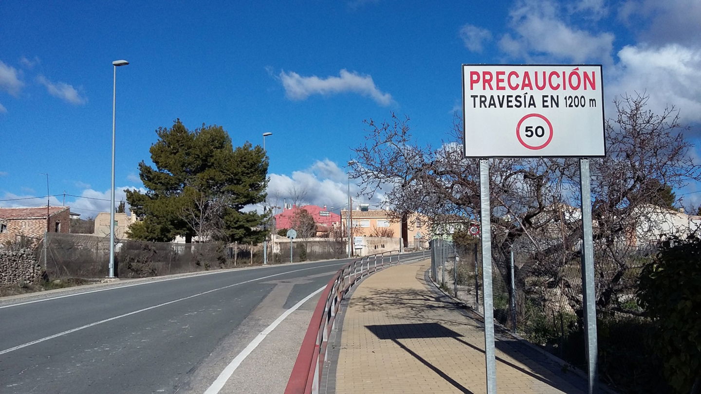 La mayoría de las travesías están bajo gestión de la DGT y este organismo es el encargado de multarnos en caso de cometer una infracción