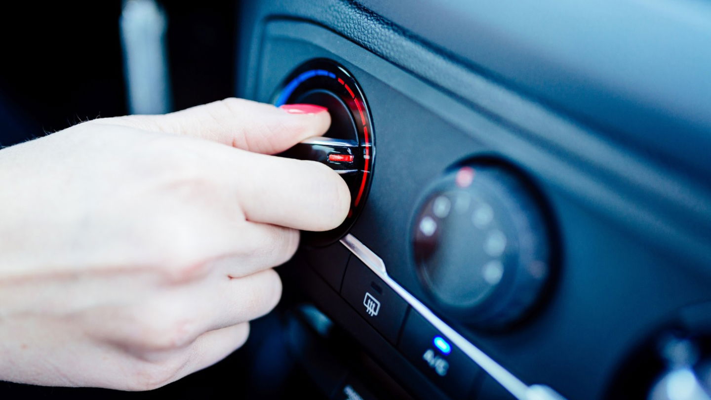 El uso adecuado de la calefacción del coche nos puede permitir reducir su consumo de combustible